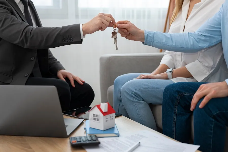 showing-house-doing-business