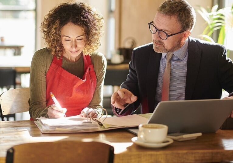 GettyImages-1365473308-best-insurance-for-small-business-1200x628-min