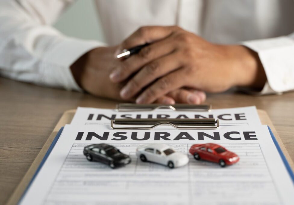 car-incident-protective-car-insurance-policy-examining-insurance